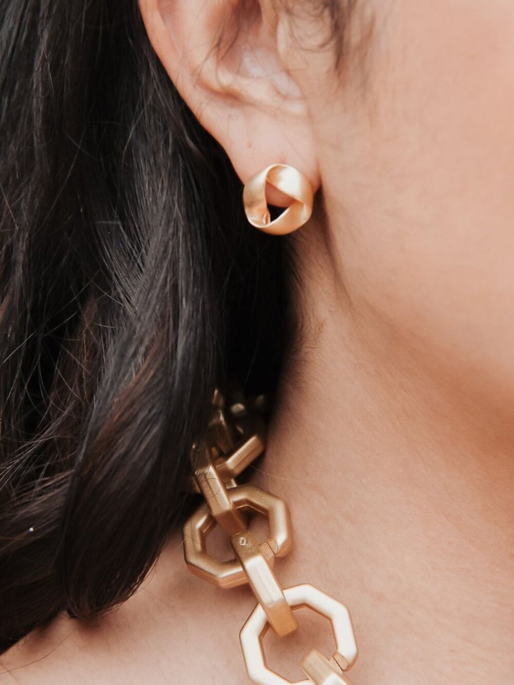 ✨ Sculptural elegance with a modern edge.